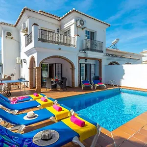 nerja-paradise-rentals-villa-las-palomas.hotelsinnerja.org/