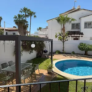 nerja-paradise-rentals-villa-victoria.hotelsinnerja.org/