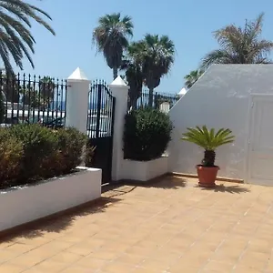 casa-tiati-puerto-del-carmen-lanzarote.puertodelcarmen-hotels.org/